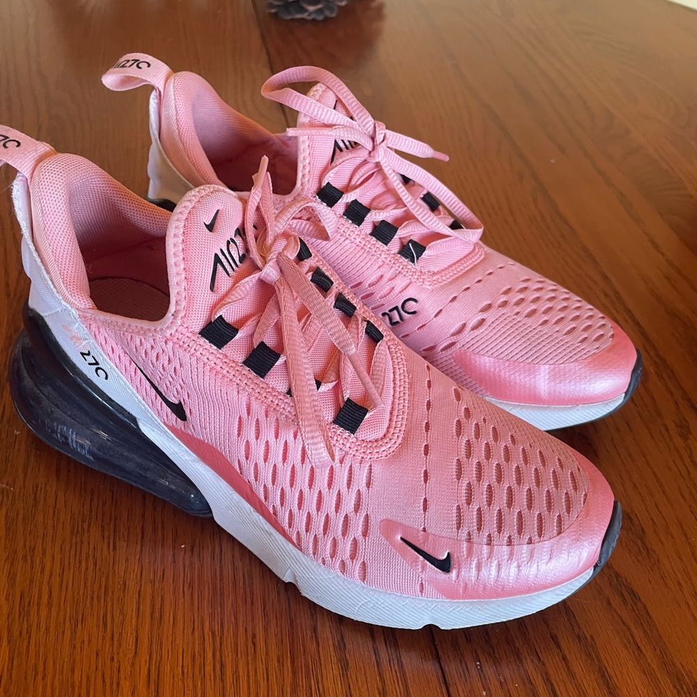 Pink Nike Airmax 270